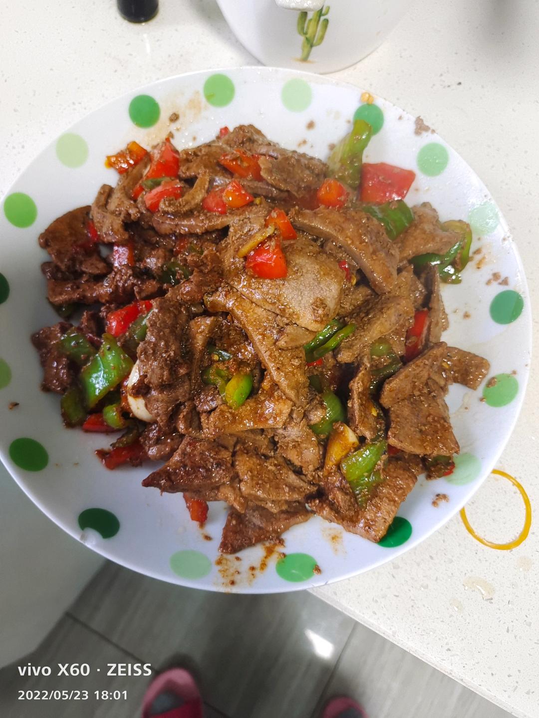 厨师长教你：“小炒猪肝”的家常做法，味道干香很赞，先收藏起来