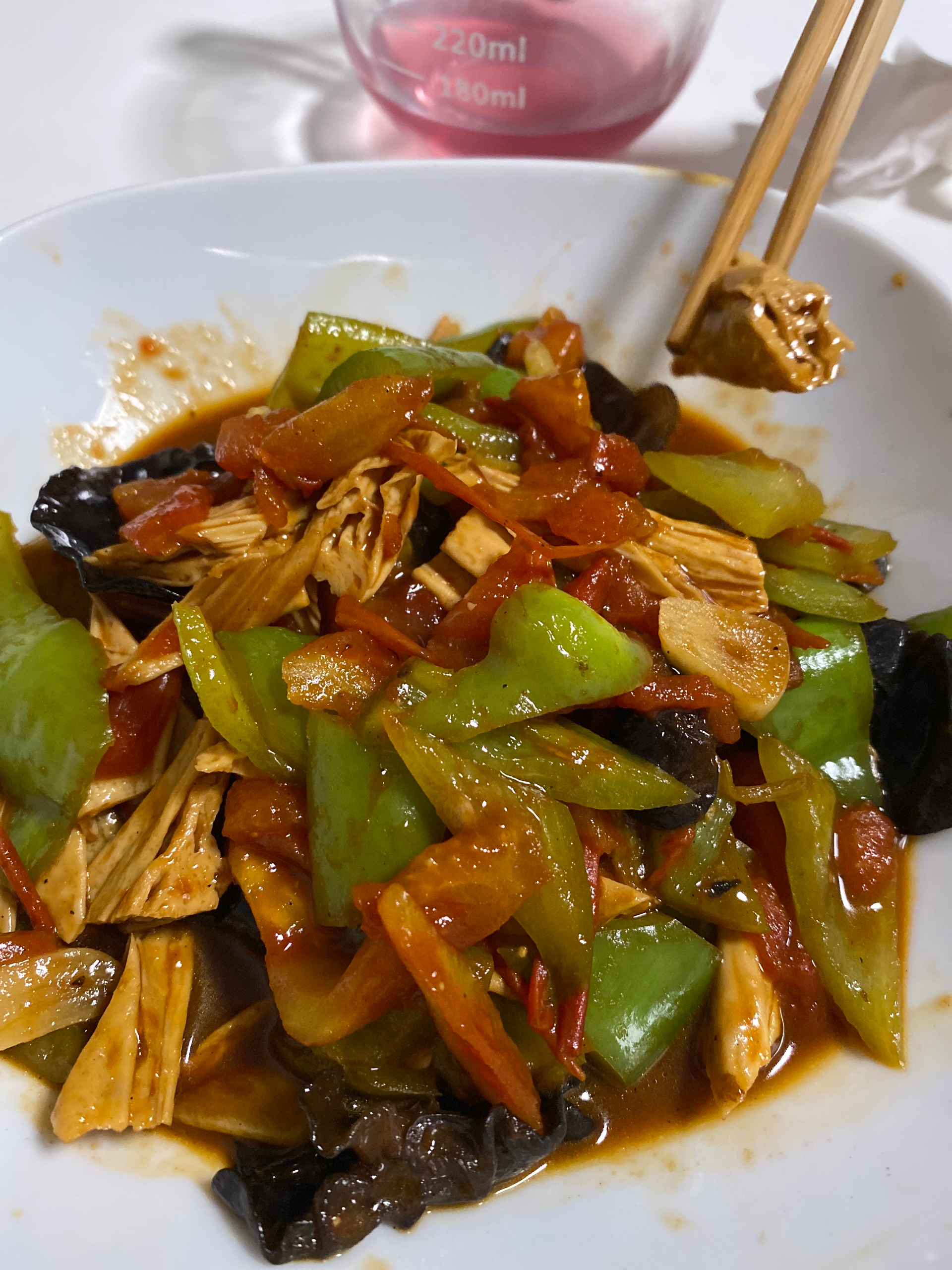 这才是腐竹最好吃的做法，特别简单易学，鲜香入味，下酒又下饭