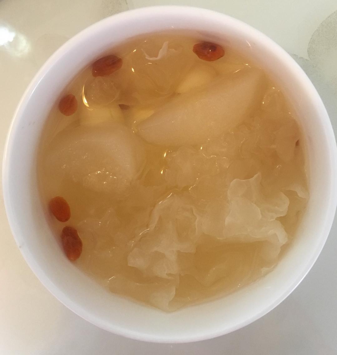 莲子银耳百合羹