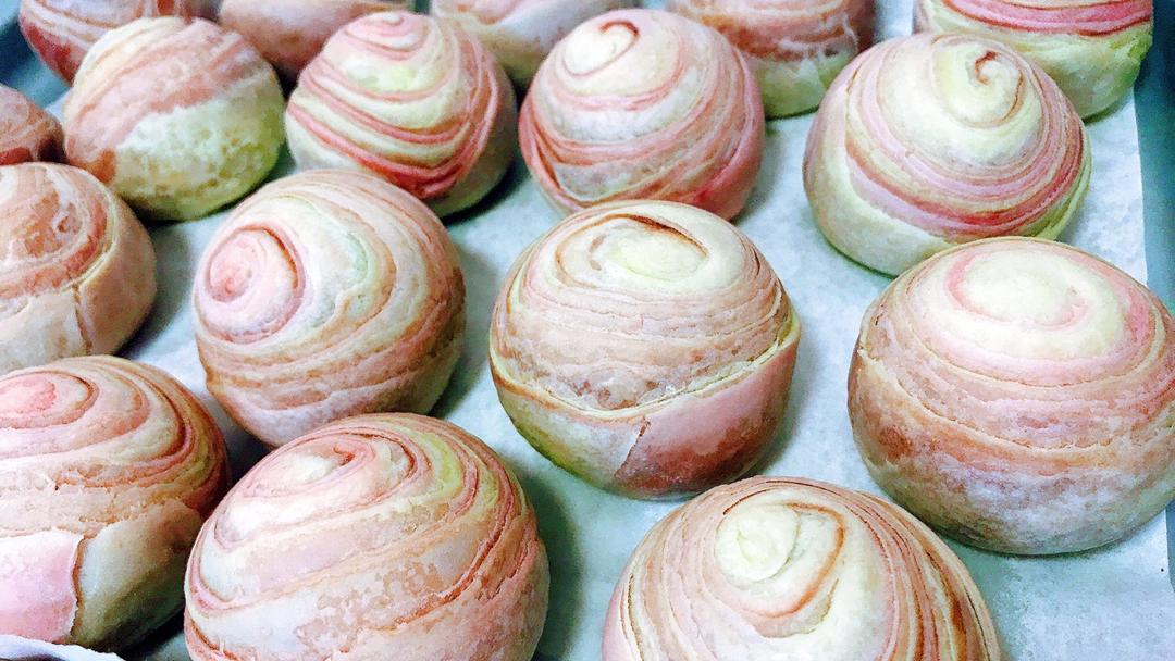 彩虹渐变蛋黄酥（无需揉出膜）