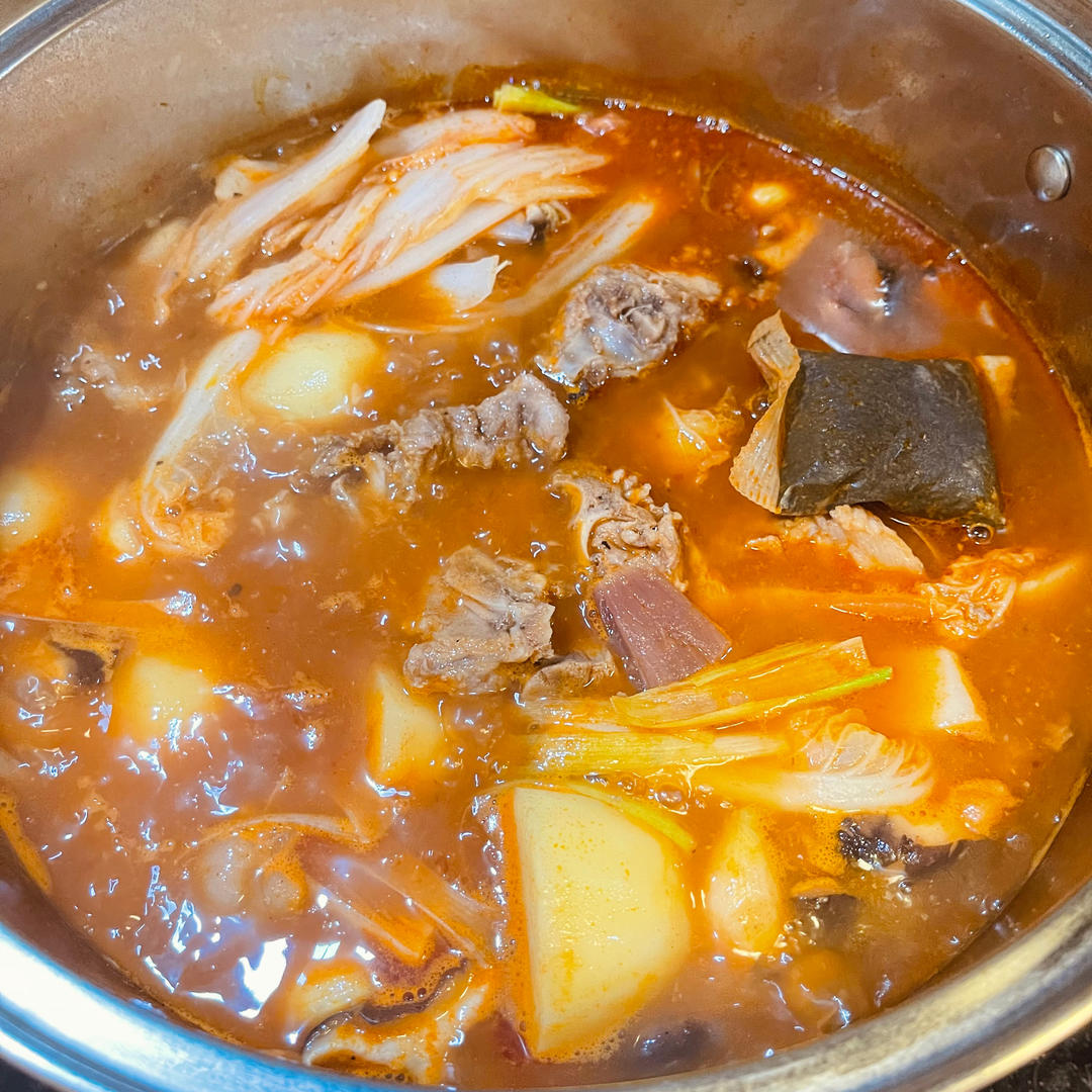 韩式土豆脊骨汤【山姆厨房】