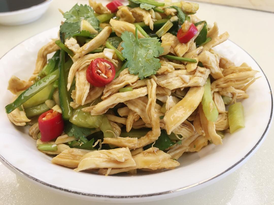 减脂餐：手撕鸡胸肉（无油无糖极简版）