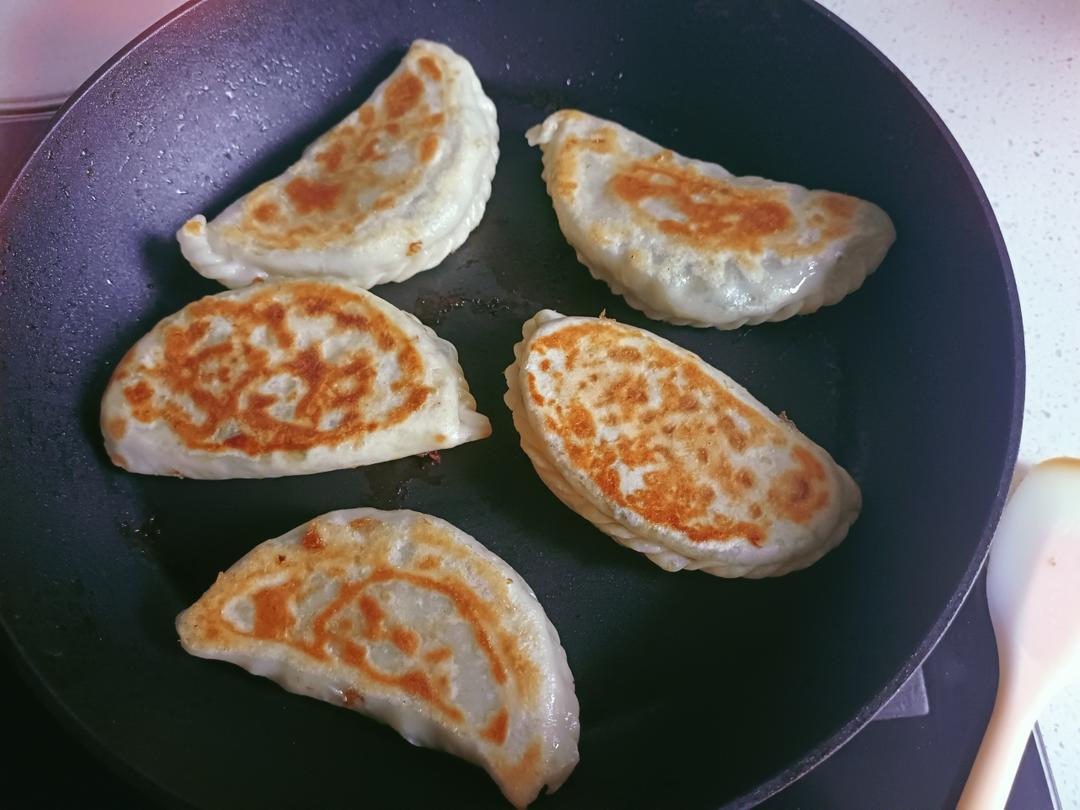 ❤️韭菜盒子 ❤️的做法