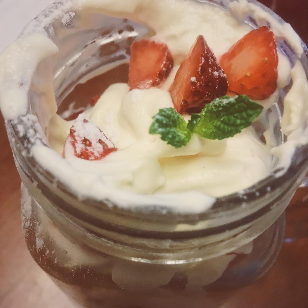 椰奶酒香草莓芝士杯（超快手呱呱杯）