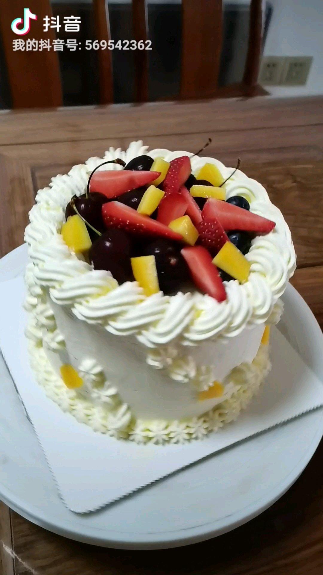 霞-mm做的水果裱花蛋糕