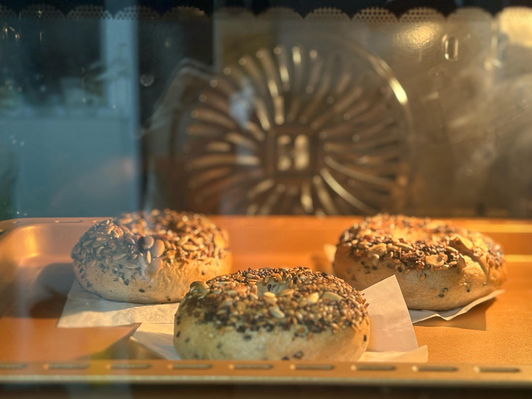 黑芝麻全麦贝果