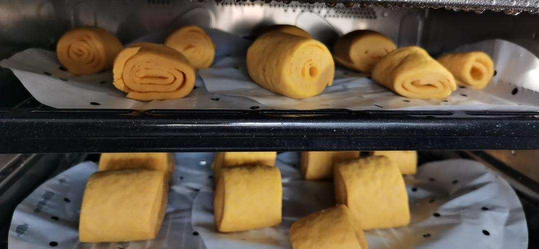 新手也可以--详解如何做出人见人爱、金黄的南瓜馒头