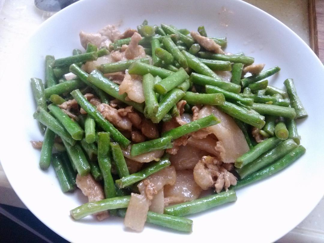 手撕豇豆炒肉的做法