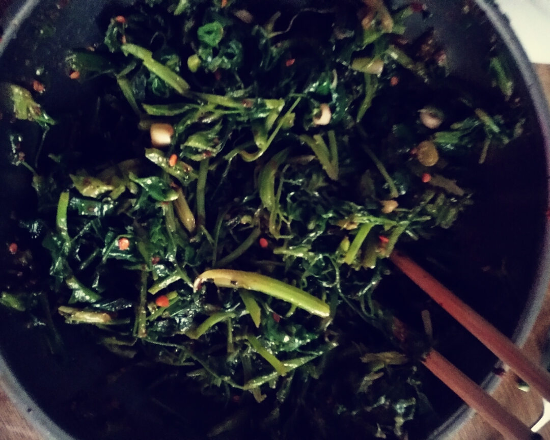 凉拌苜蓿菠菜的做法