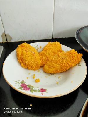 面包糠炸鸡翅中（辣）的做法 步骤3