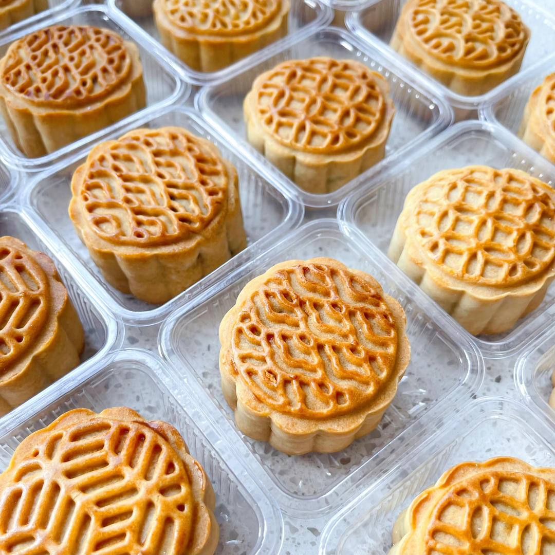 广式月饼—蛋黄莲蓉月饼