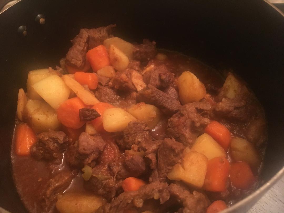 红烧牛肉土豆 （独家秘制）