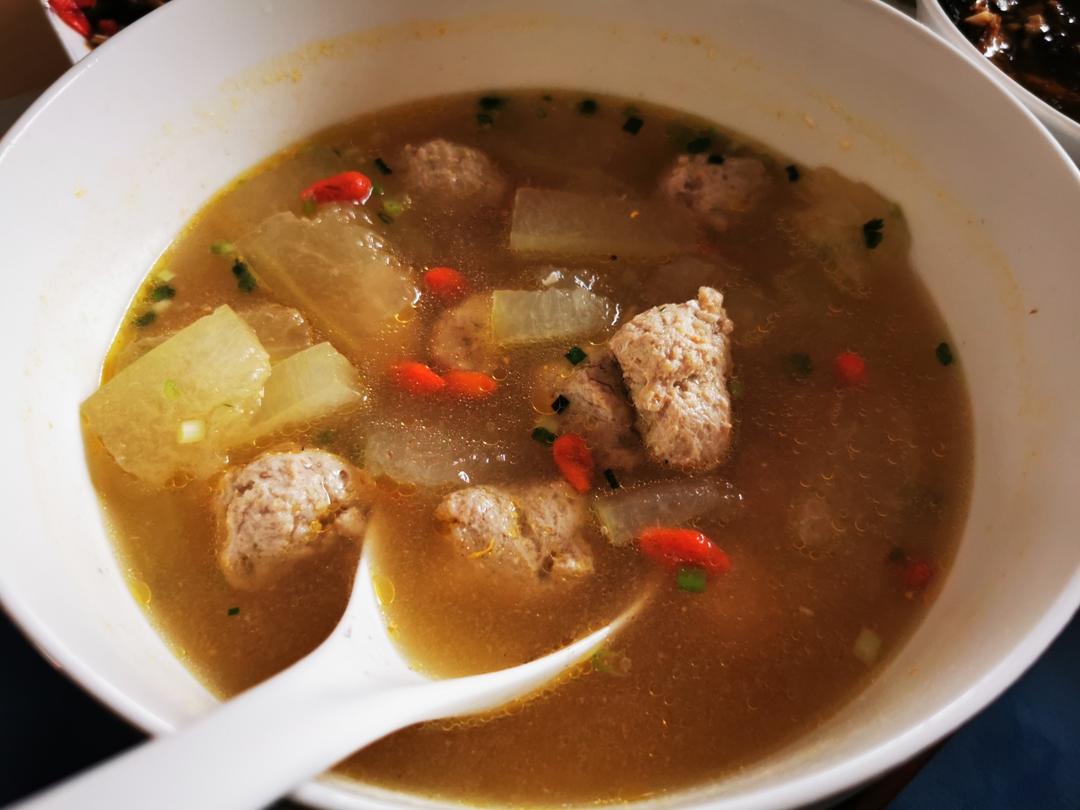 巨鲜美的冬瓜丸子汤