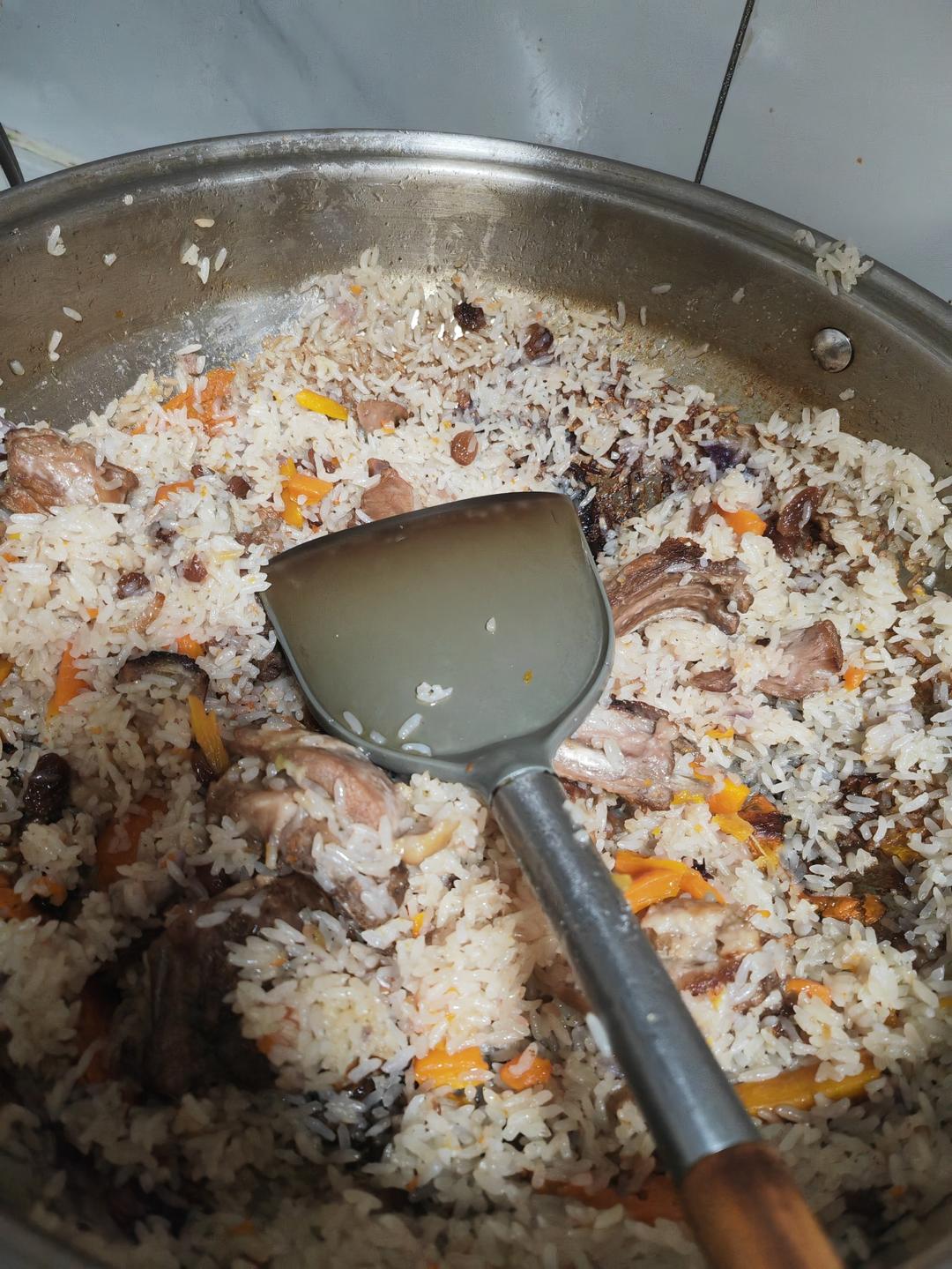 新疆羊排抓饭（出锅后米粒分明的秘密）