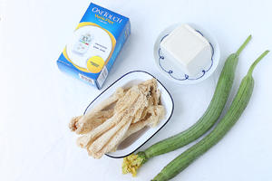 丝瓜竹荪豆腐汤的做法 步骤1