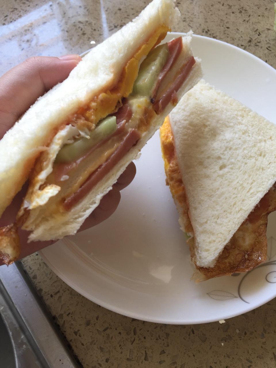 火腿芝士蛋三文治