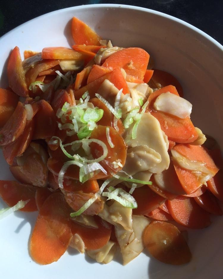 胡萝卜炒杏鲍菇