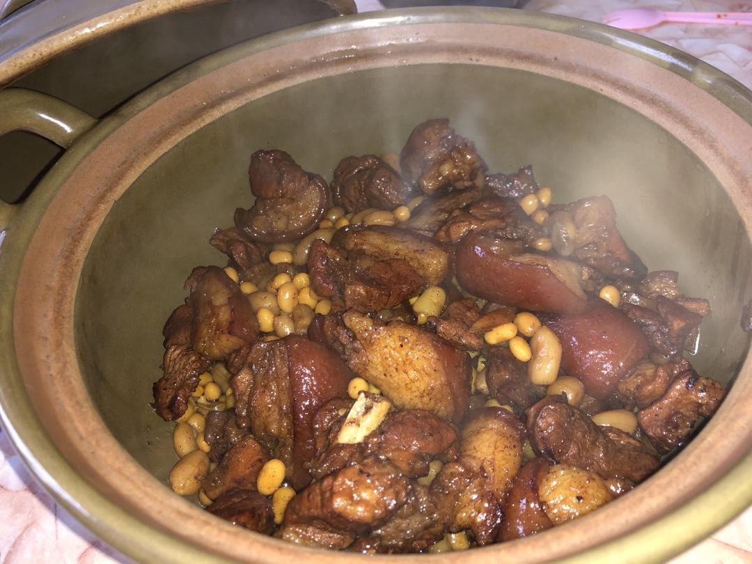 美味的家常菜：红烧猪蹄