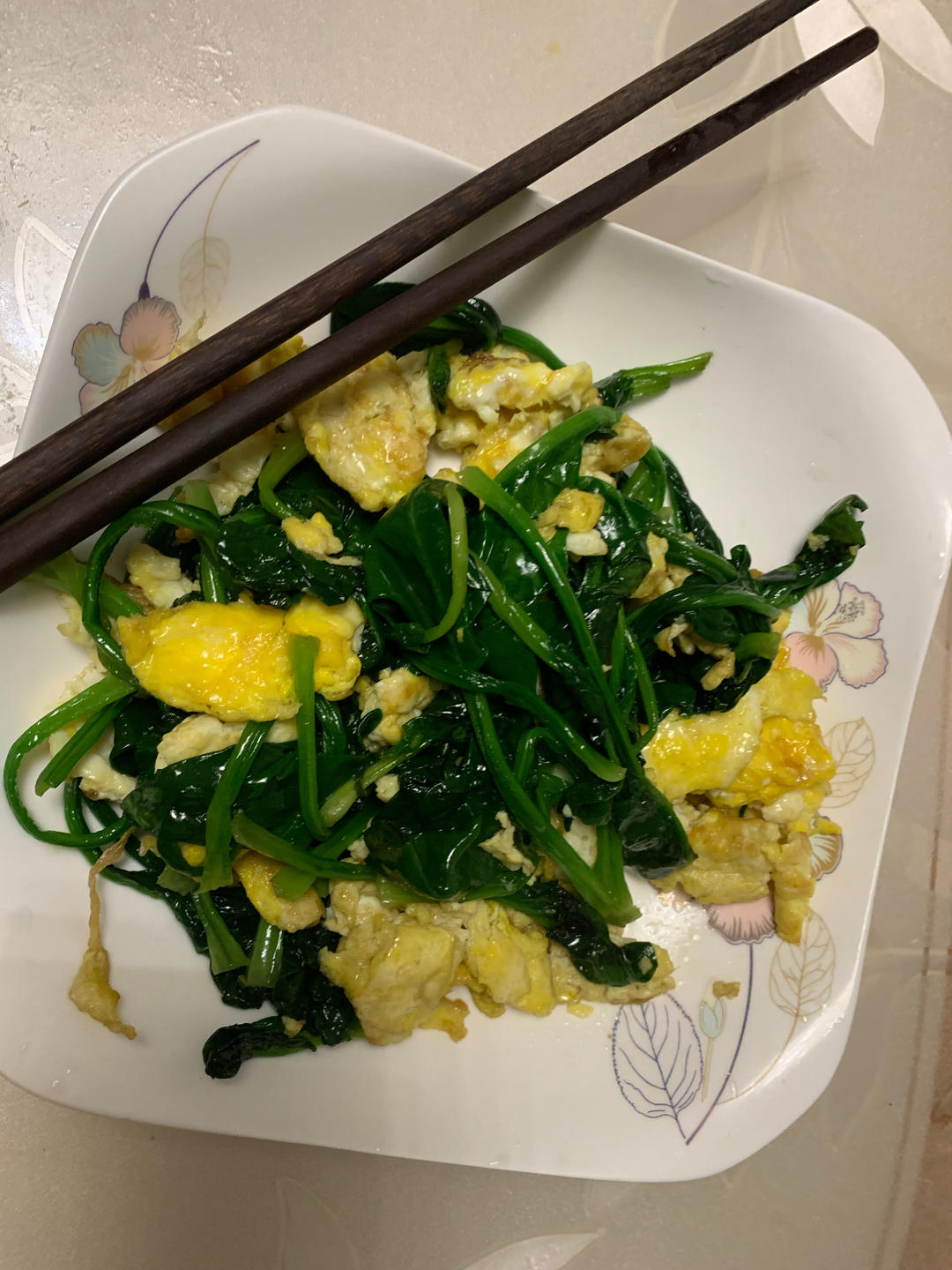 可缓解用眼疲劳的鸡蛋炒菠菜来啦