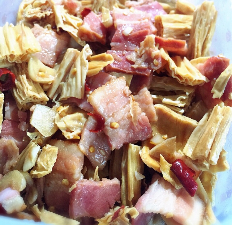诗九swan做的熏肉炒腐竹
