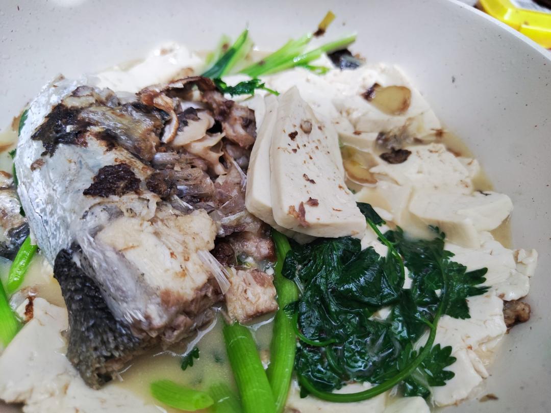 鱼头豆腐汤