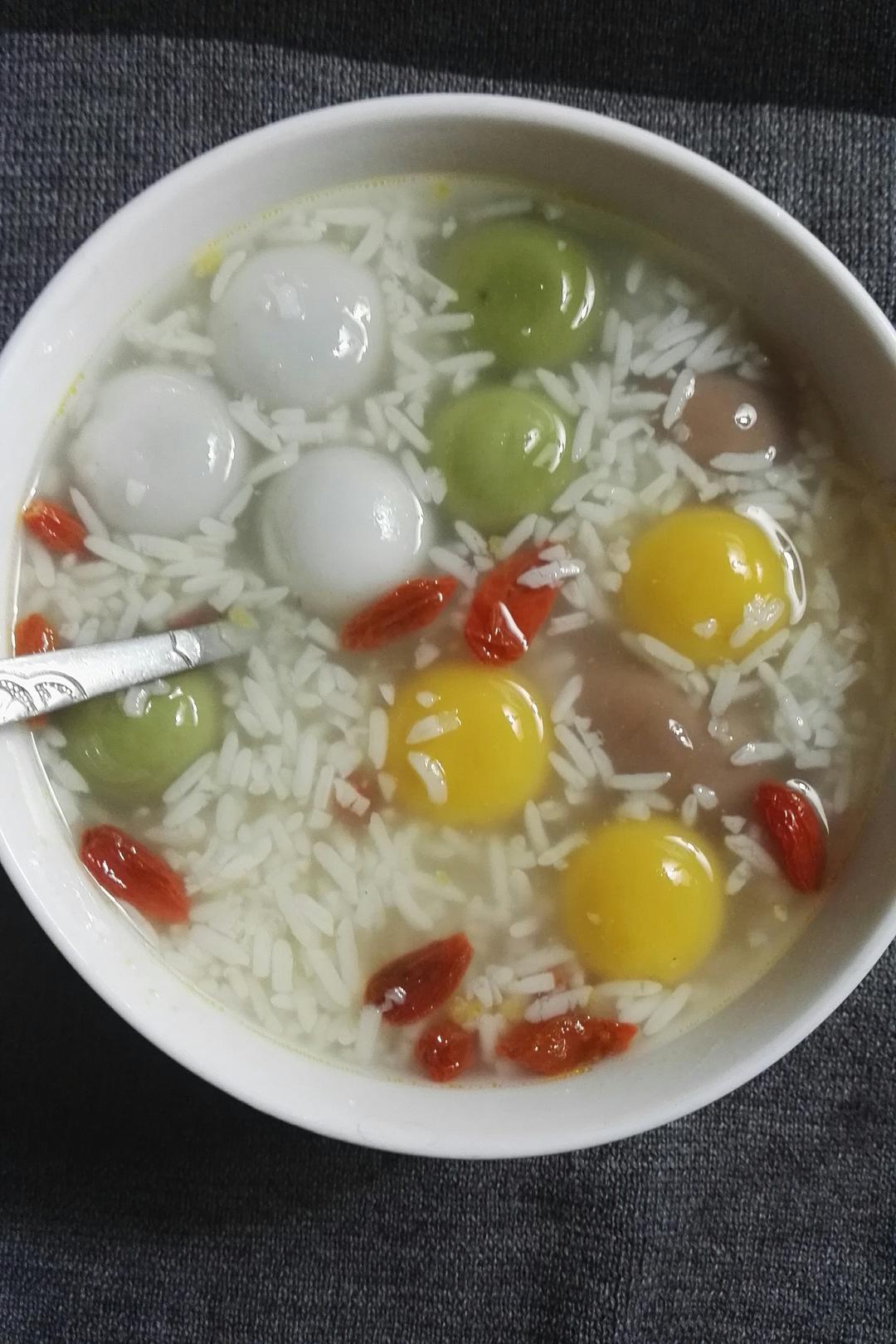 枸杞酒酿小圆子