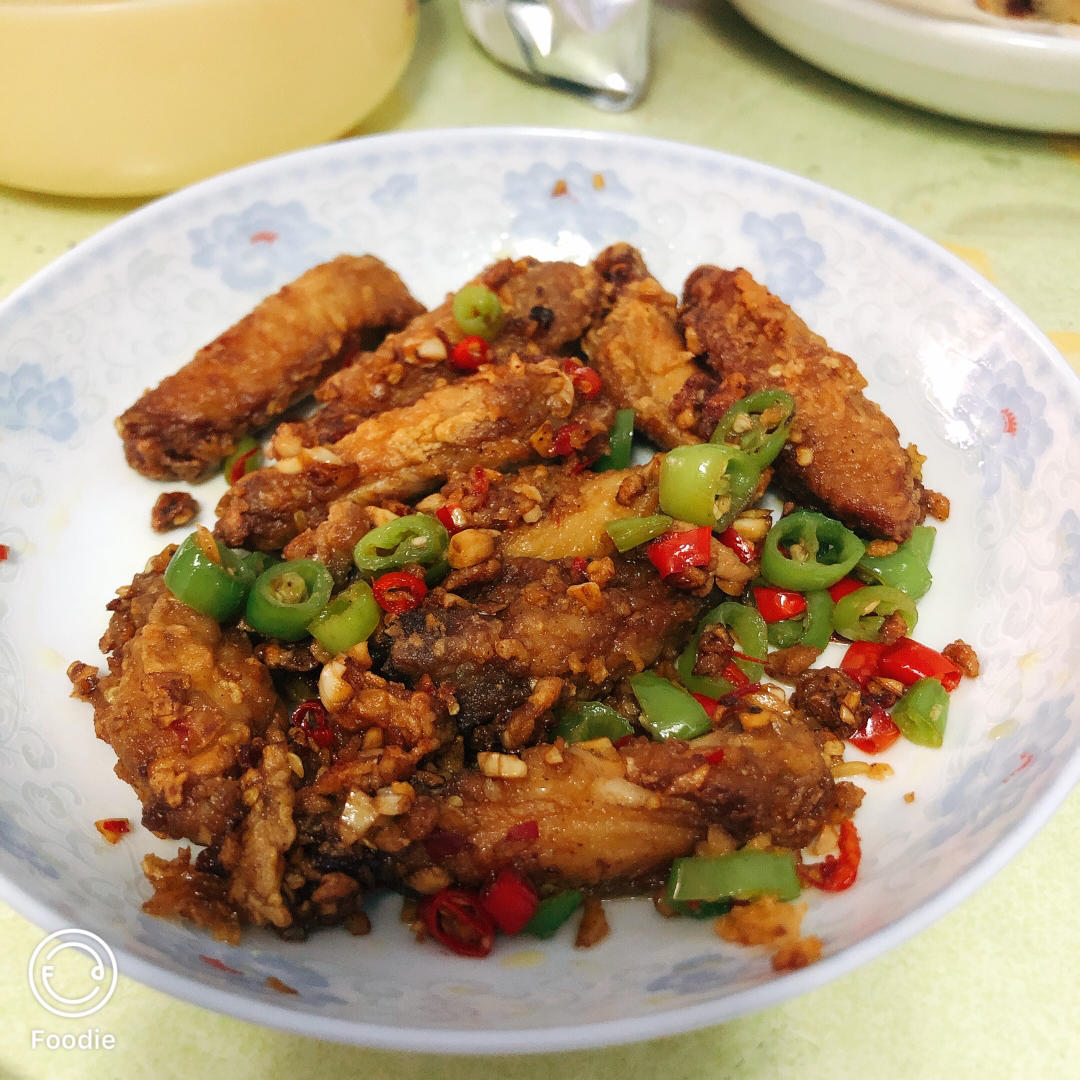 蒜香酱爆鸡翅