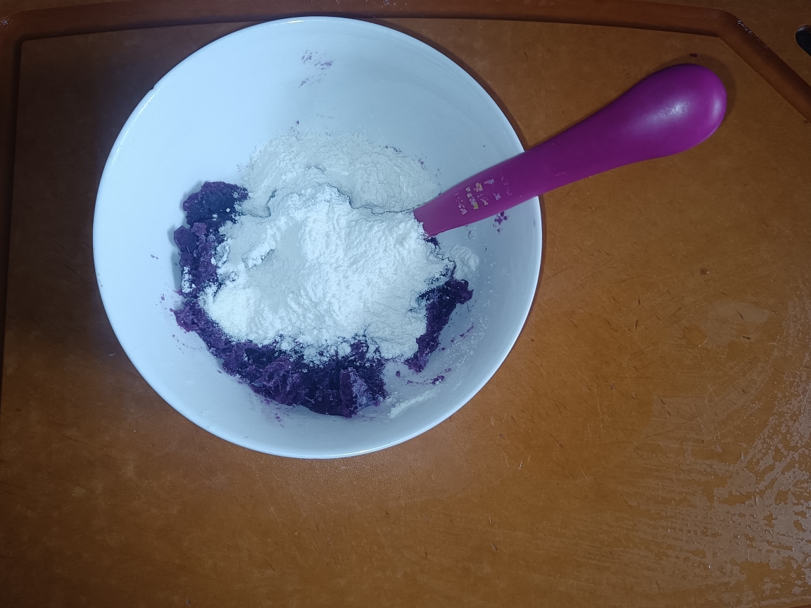 自制奶香紫薯蒸糕的做法 步骤4