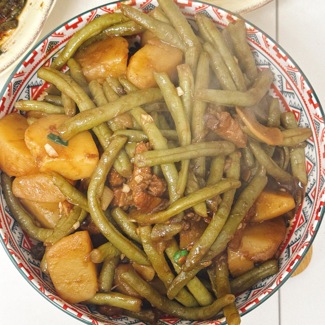 绝对正宗的东北土豆豆角炖五花肉