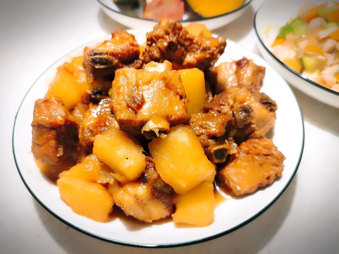土豆烧排骨