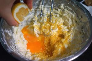 柠檬乳清奶酪烤芝士蛋糕 Lemon Ricotta Baked Cheesecake的做法 步骤8