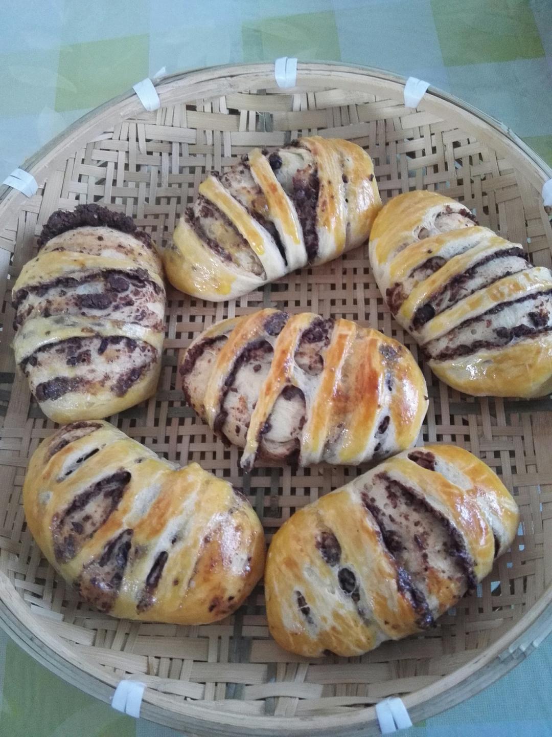 红豆沙面包卷——好吃得不得了#皮黑森林#