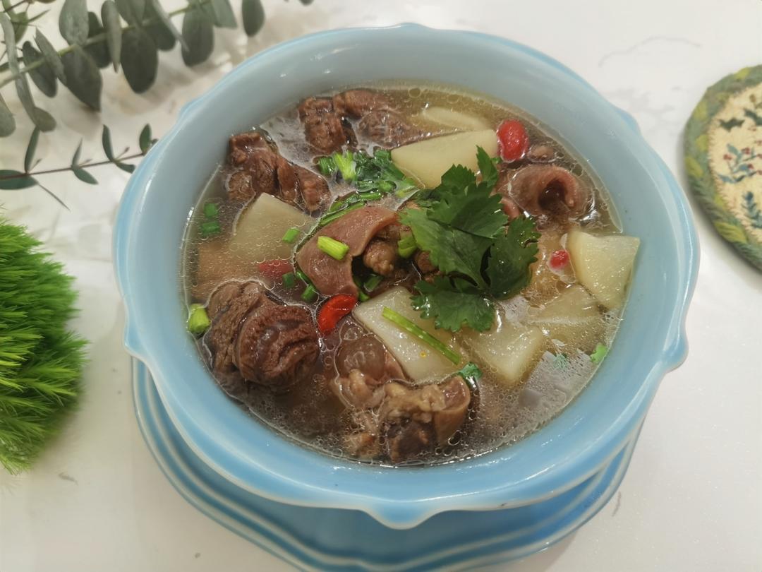 羊肉汤(炖萝卜)