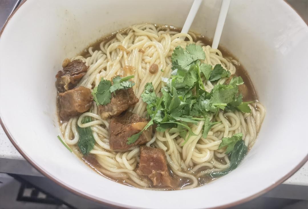 红烧牛肉面