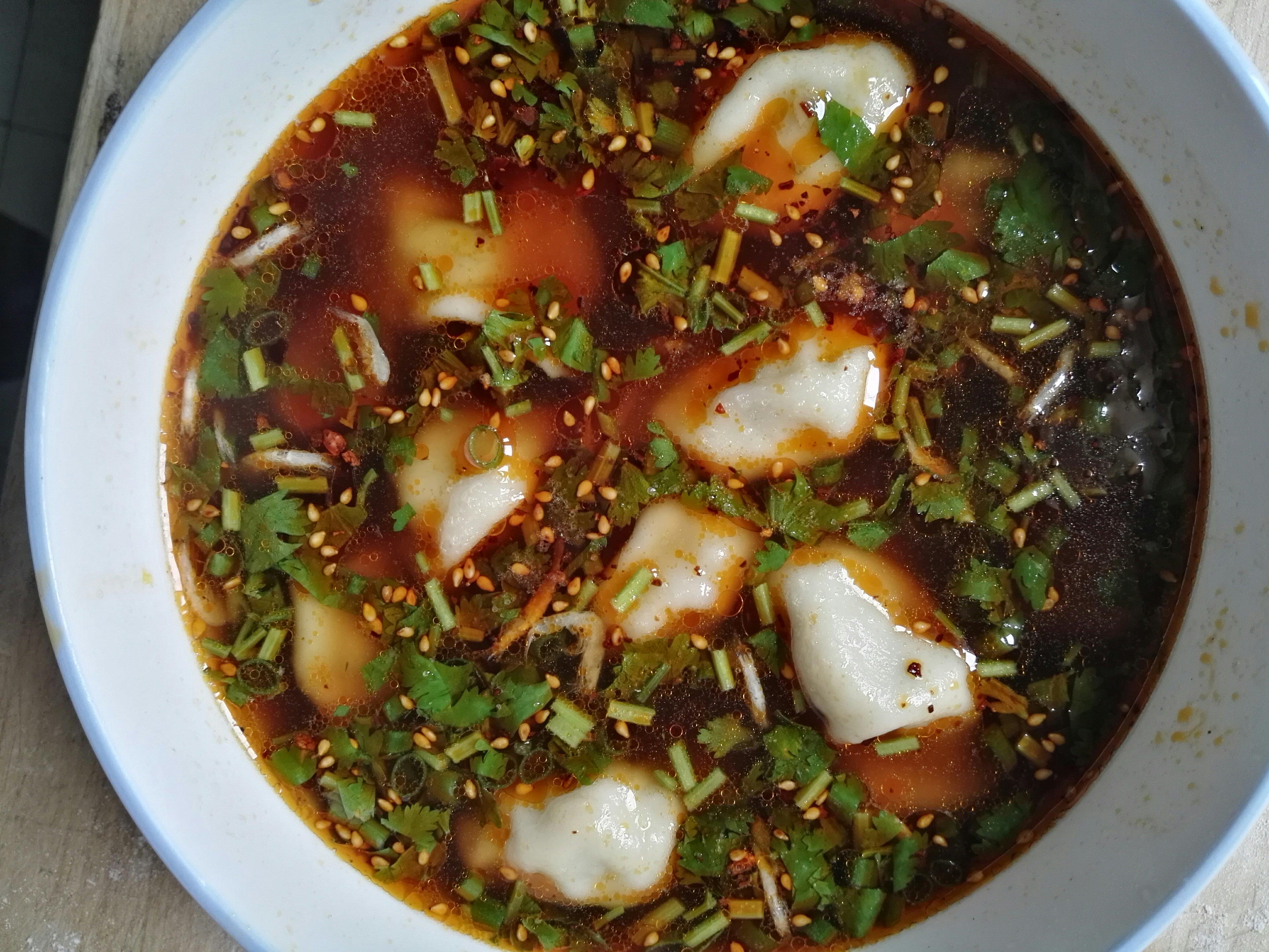 酸汤水饺（韭苔大肉）