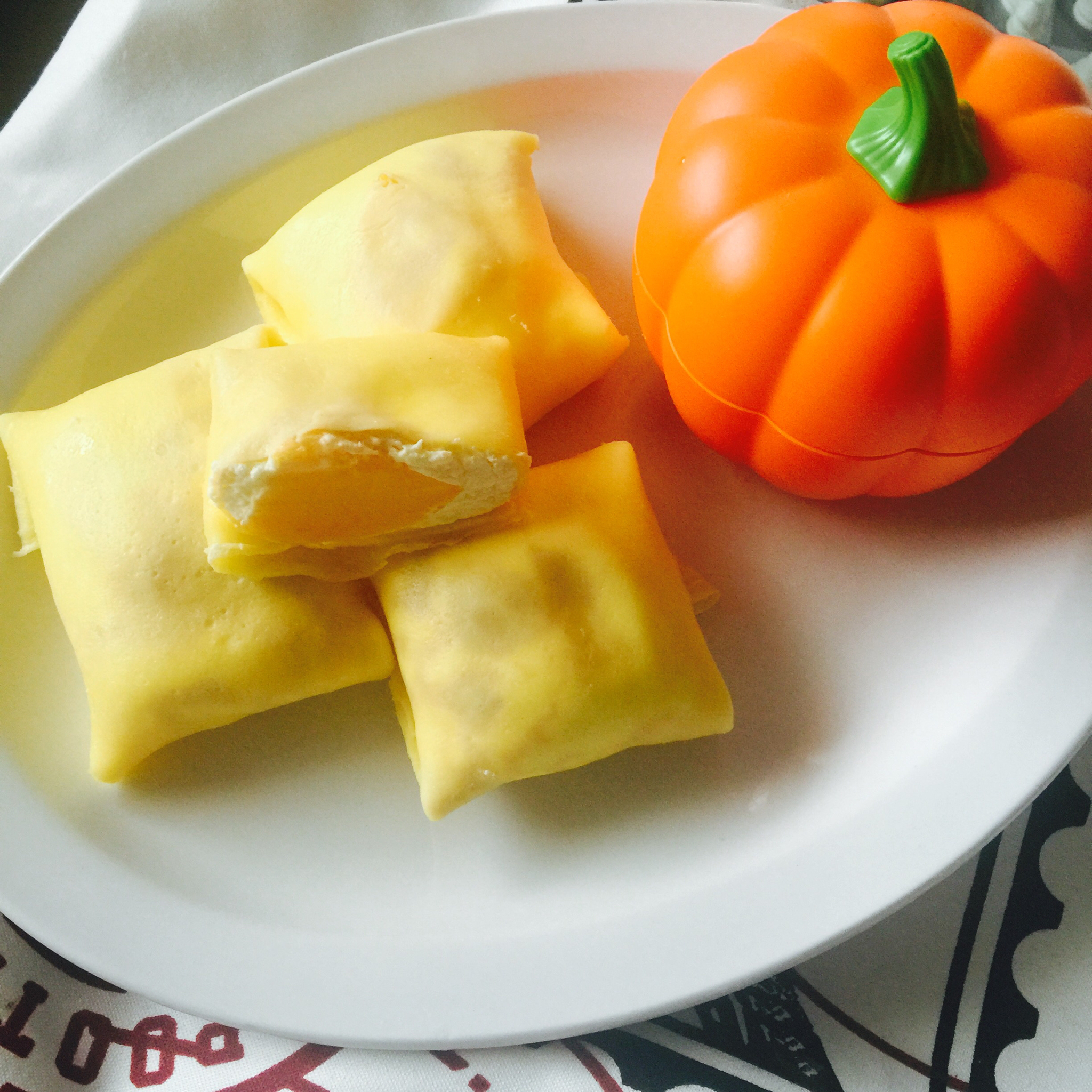 芒果班戟+港式奶茶