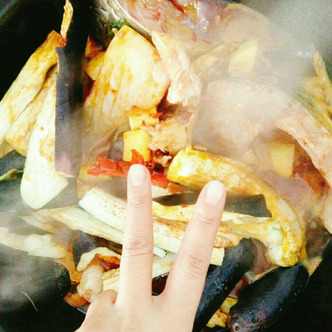 铁锅炖鱼