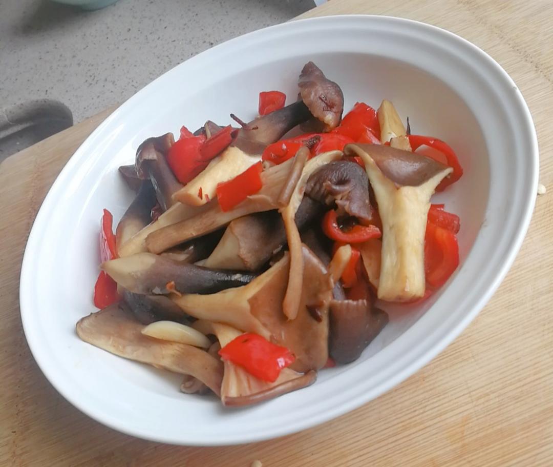 素炒野生牛肝菌