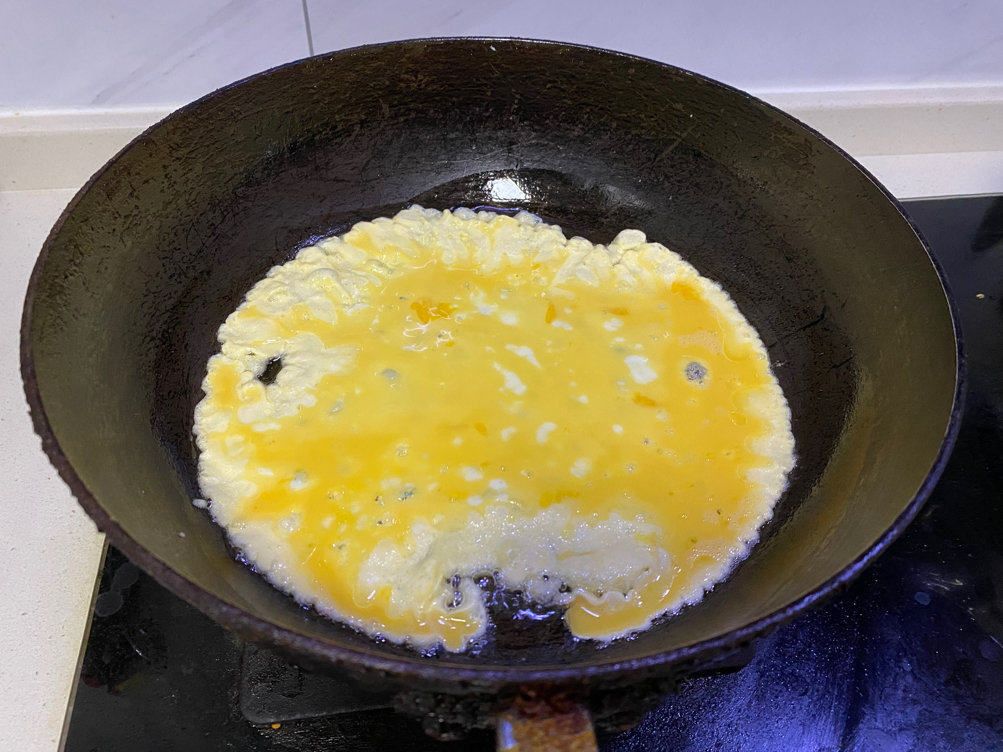 圆白菜炒鸡蛋(减脂餐)的做法 步骤2