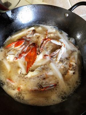 梭子蟹炒年糕咖喱版的做法 步骤4