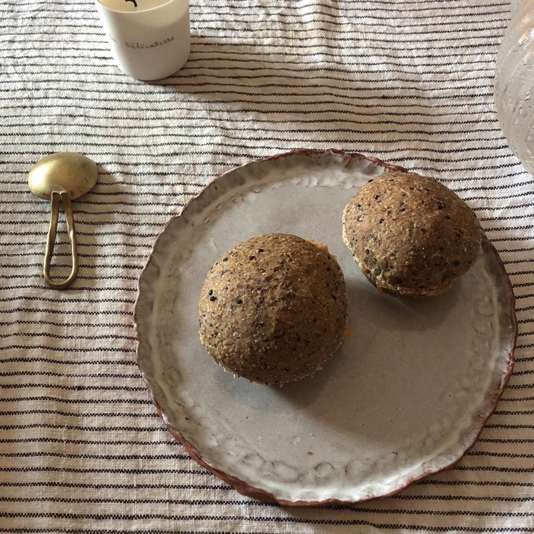 黑芝麻全麦餐包 100%纯全麦