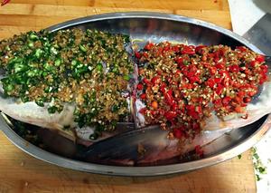 老丁的私房菜-剁椒鱼头的做法 步骤7