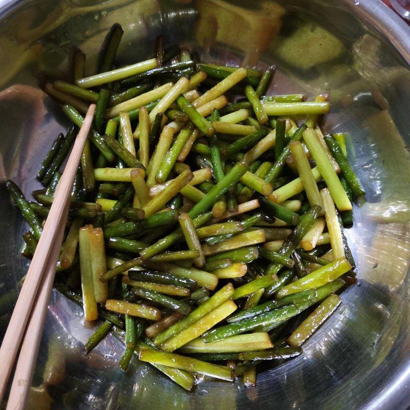 做法简单又下饭的炒蒜苔❗️