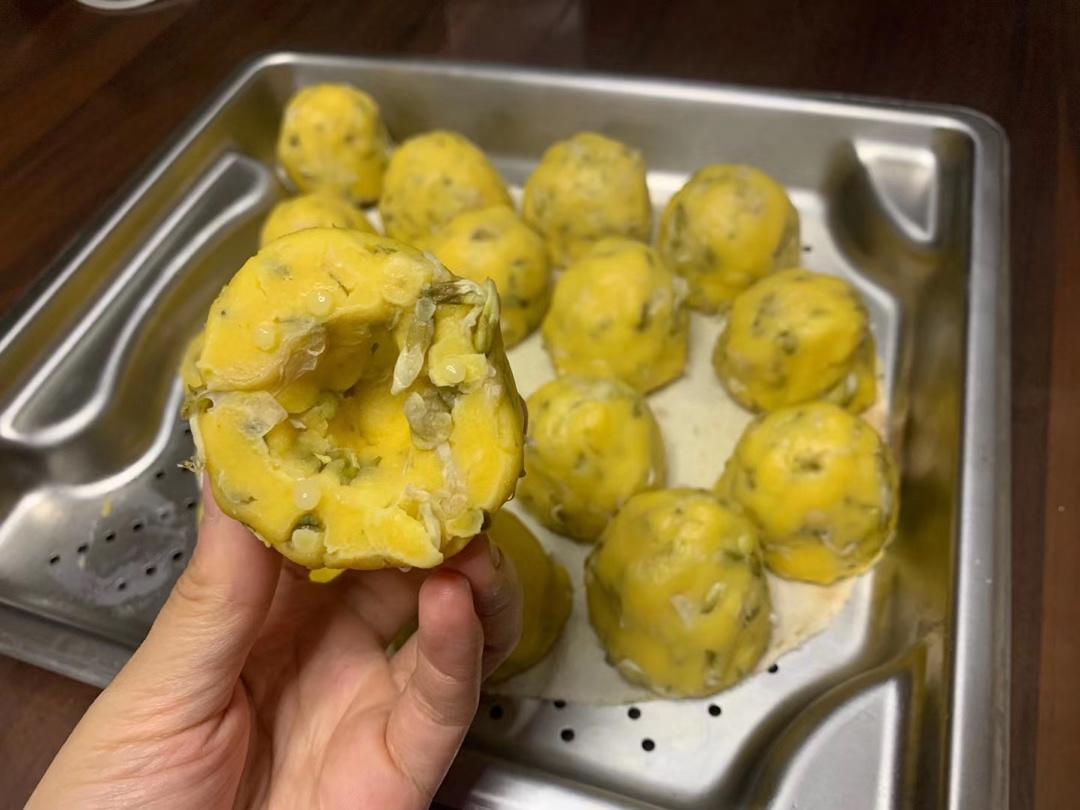 玉米槐花窝窝头