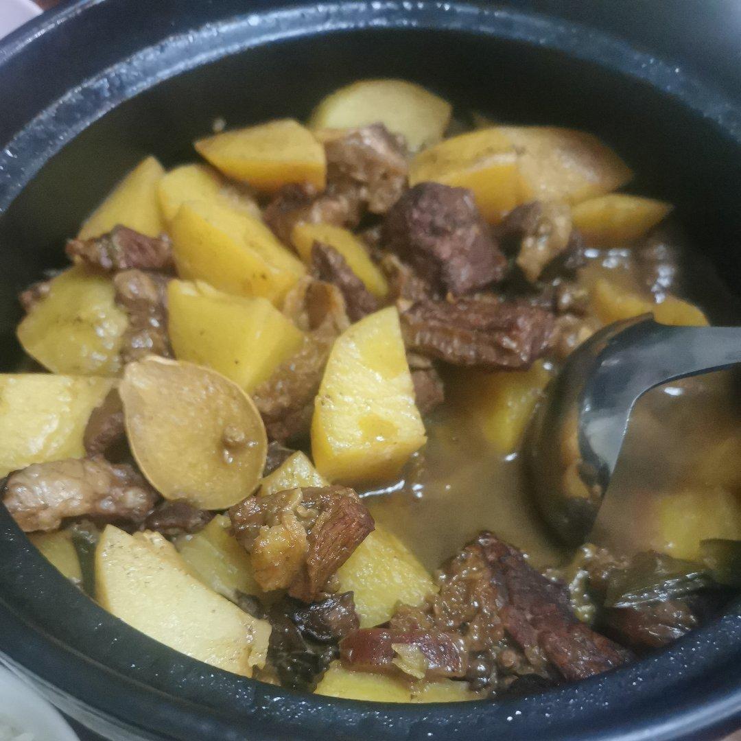 牛肉炖土豆