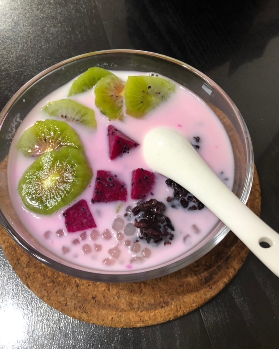 云南甜品  酸奶（椰奶）紫米露