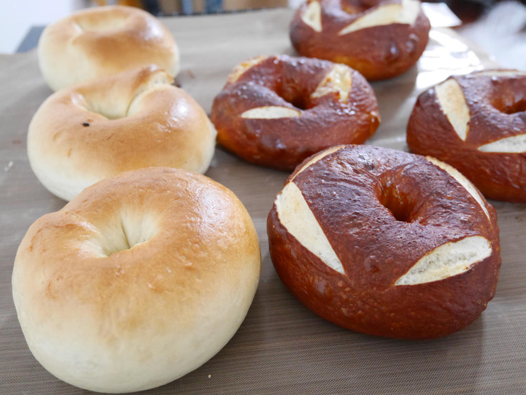 培根芝士碱水贝果