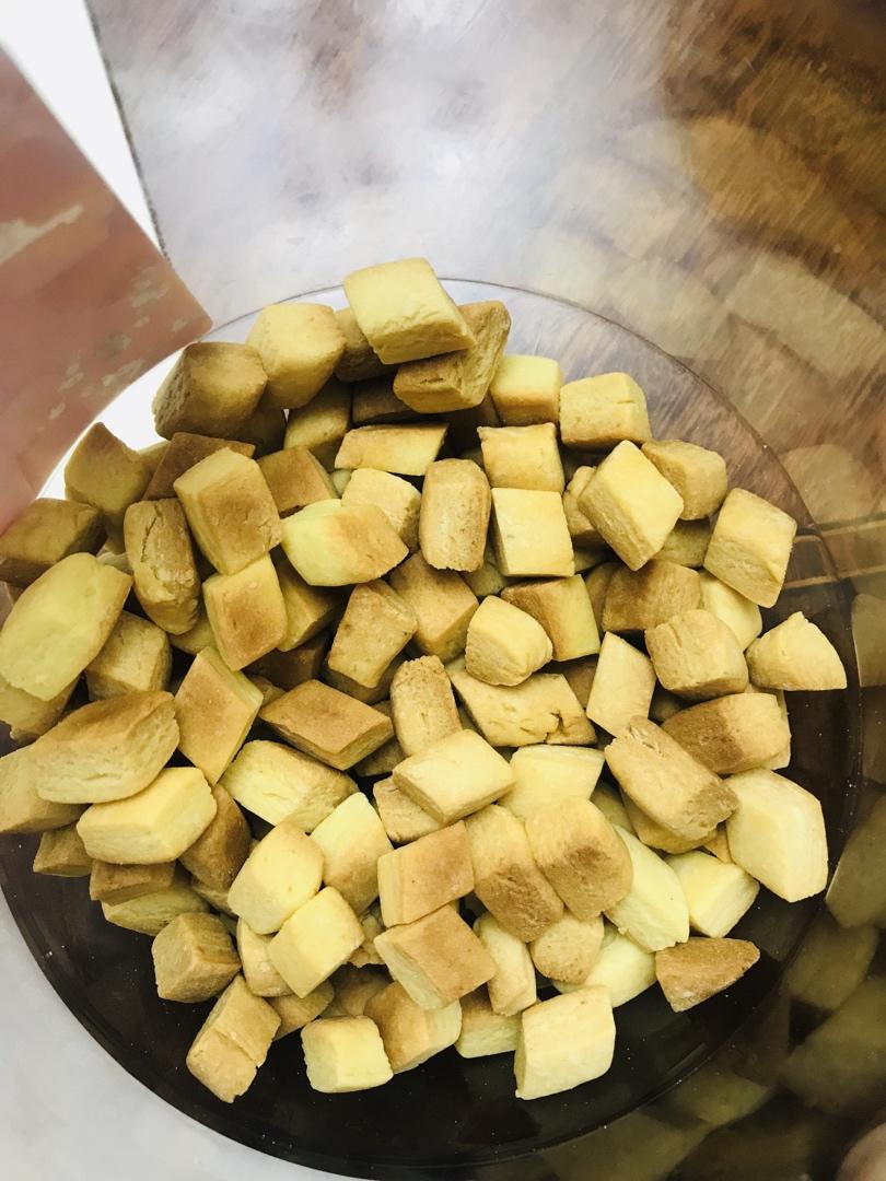 a馨笛很忙做的二月二 自制香酥棋子块