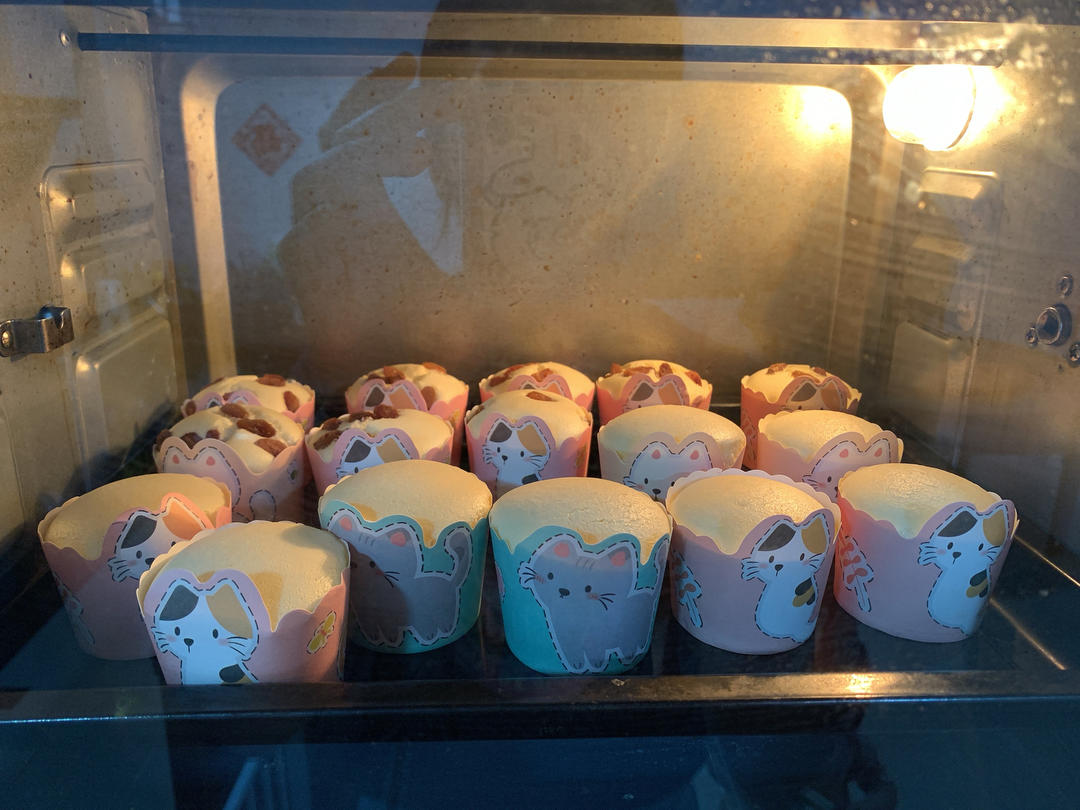 不塌不凹的纸杯戚风蛋糕