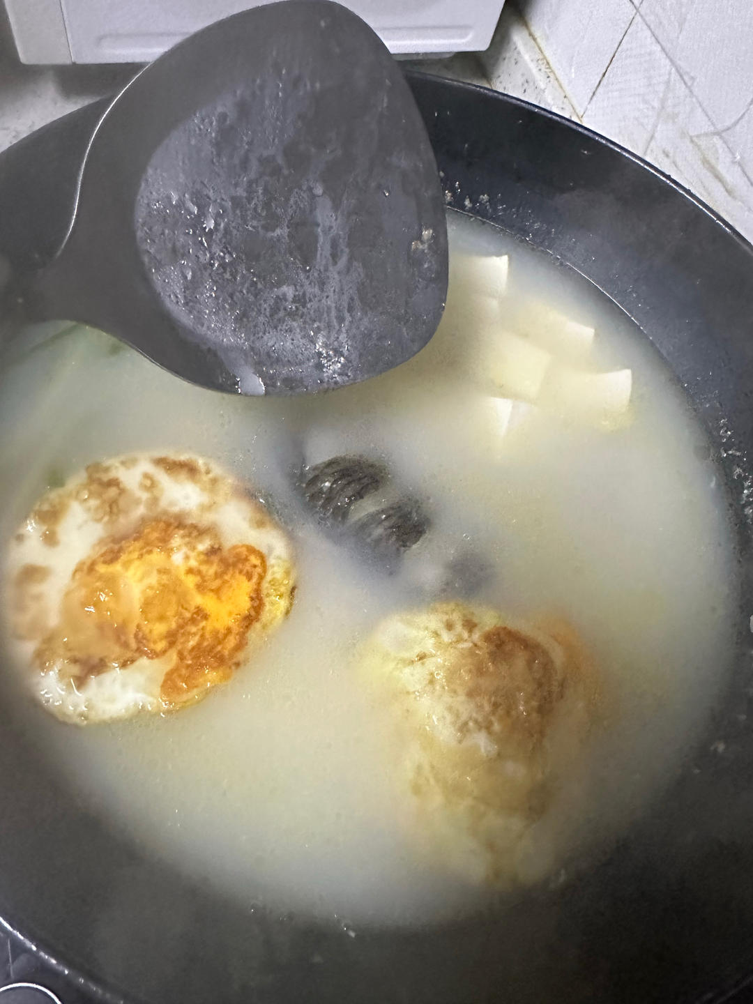 奶白鲫鱼豆腐汤|一条鱼最后的温柔